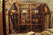 slides/091024_066_a.html
