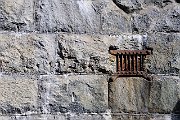 slides/090404_061_a.html